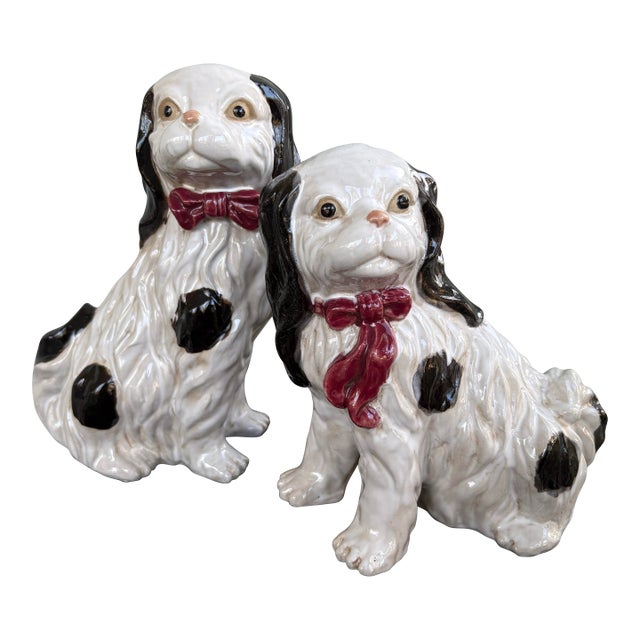Pair of Vintage Staffordshire-Style Cavalier King Charles Spaniel Mantel Dogs For Sale