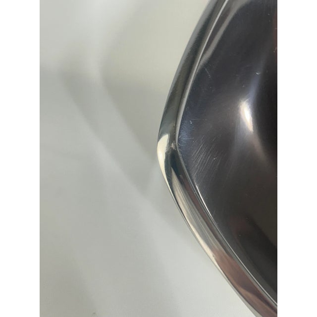 Offered is a vintage Nambe Tri-Corner Bowl, 530, 8 inch, designed by Richard K. Smith, 1967. A work of art and versatile...