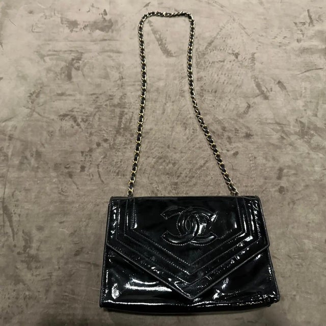 Black A 21st Century Chanel Black Glossy Patent Leather Crossbody Bag For Sale - Image 8 of 12