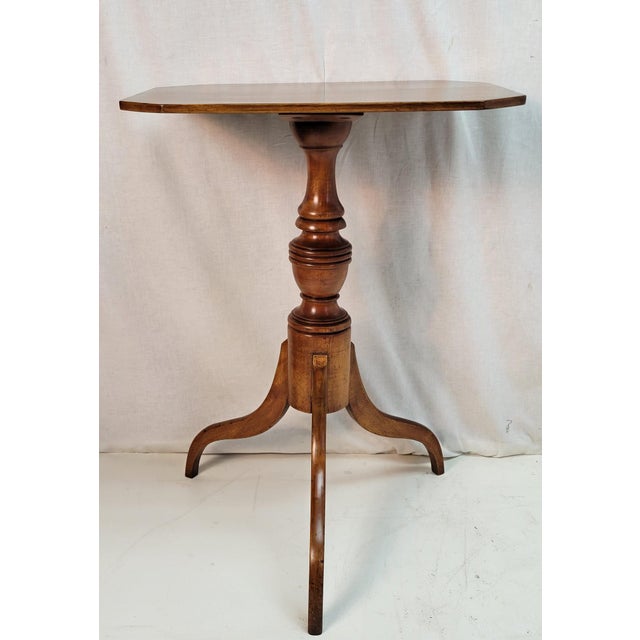 19th American Federal Style Cherry Candle Stand Table - Antique Pedestal Accent For Sale - Image 4 of 9