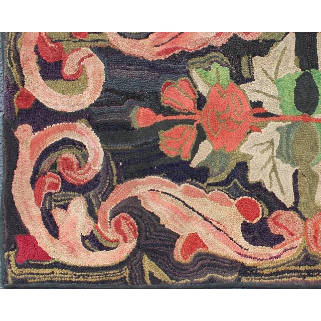 Early 20th Century Charcoal Red and Green Antique American Hooked Rug With Large Flower Design For Sale In Atlanta - Image 6 of 9