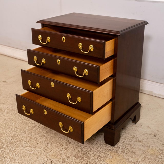Chippendale 1970s Harden Cherry 4 Drawer Chest Nightstand For Sale - Image 3 of 16