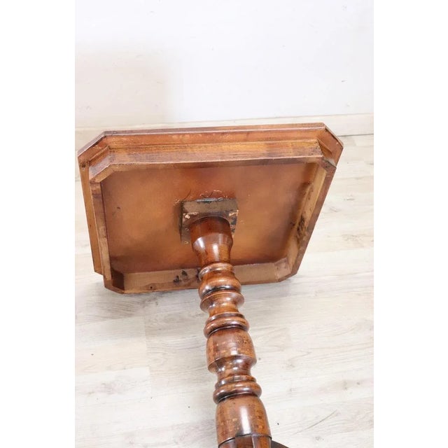 Fine quality Italian Louis Philippe style tripod table or pedestal table in walnut, late 20th century. The table is made...