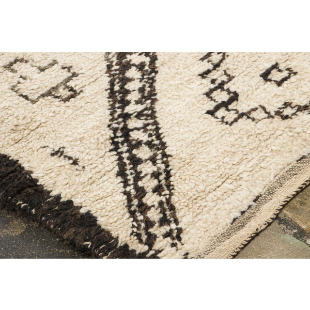 Traditional Vintage Moroccan Berber Wool Runner by Rug & Kilim, 1950-1959 For Sale - Image 3 of 9