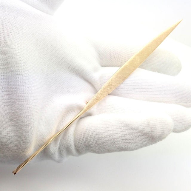 Vintage Cartier Dinh Van 18k Yellow Gold Long Quill Brooch Pin For Sale - Image 9 of 12