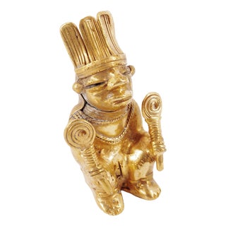 Colombian Taïrona Tumbago Statuette of Ouutsür Woman For Sale