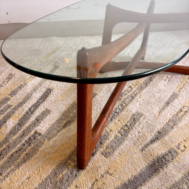 1960s 1960s Adrian Pearsall Attributed Sculptural Walnut Coffee Table With Freeform Amoeba Glass Top For Sale - Image 5 of 9