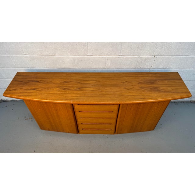 Mid 20th Century Teak Credenza by Skovby of Denmark For Sale In New York - Image 6 of 16