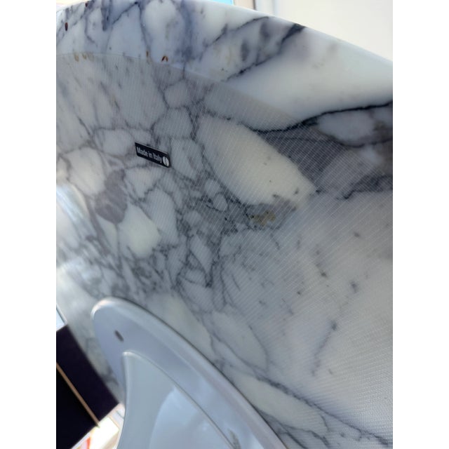 Mid-Century Modern Knoll Saarinen Tulip Marble Dining Table Round For Sale - Image 3 of 6