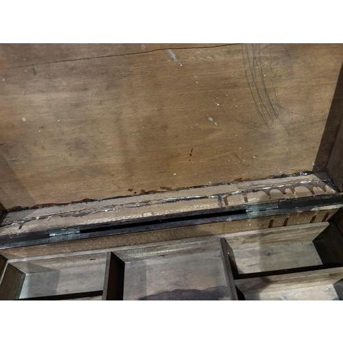 Wood Georgian Mahogany Box with Pull Out Trays and Brass Carrying Handles For Sale - Image 7 of 10