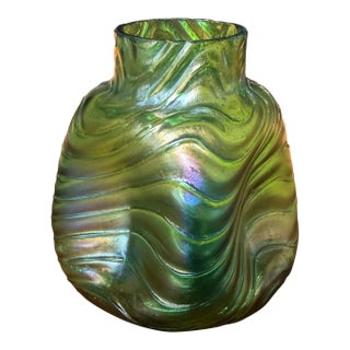 Bohemian Art Nouveau Iridescent Green Glass Vase | Loetz-Style Creta Papillon | C. 1900–1910 For Sale