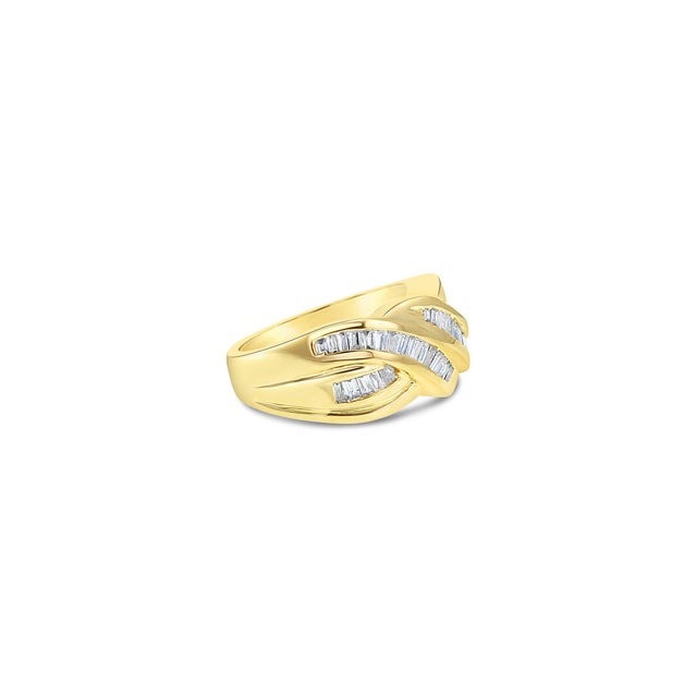 Contemporary One Carat Baguette Diamond Cocktail Ring, Size 4 For Sale - Image 3 of 3