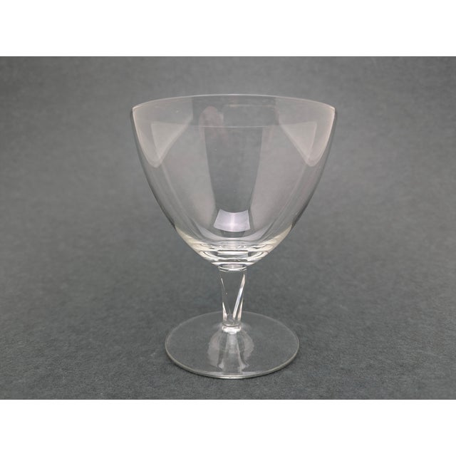 Large Glass Champagne Coupes by Wilhelm Wagenfeld for VLG Weißwasser, 1935, Set of 7 For Sale - Image 6 of 11