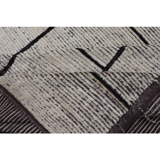 Casual Modern Wool Hand Knotted Black and White Large Scale Modern Rug For Sale - Image 9 of 9