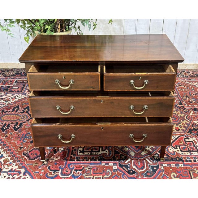 20th Century English Chest of Drawers in Mahogany and Oak For Sale - Image 16 of 18