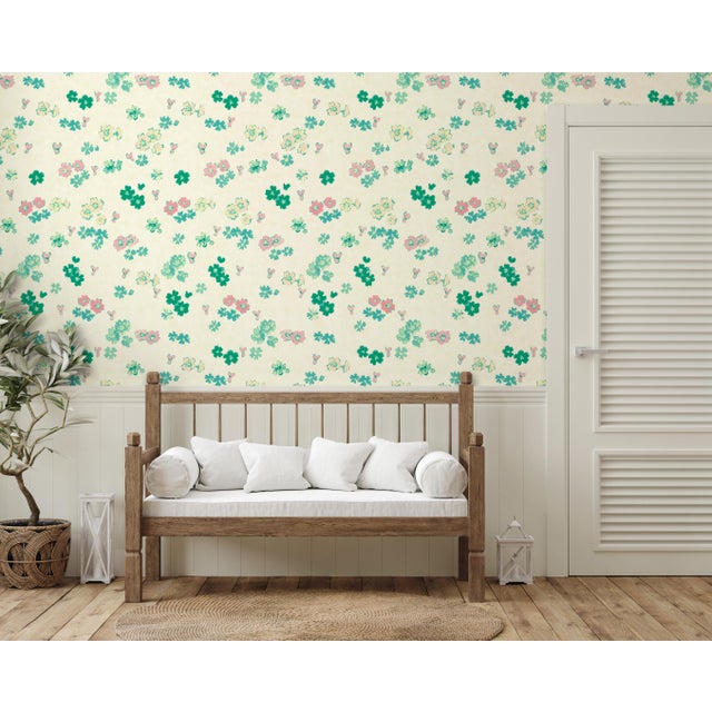 Non-woven fiber-based material with a smooth satin finish. We use the latest digital technology providing the highest...