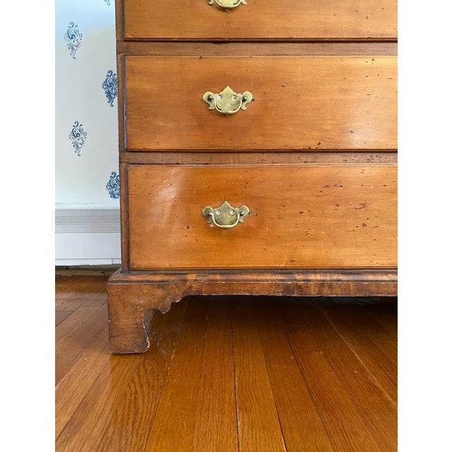 Early 19th Century Antique Early 1800s New England Neoclassical Cherry Chest of Drawers, Likely Connecticut River Valley For Sale - Image 5 of 13