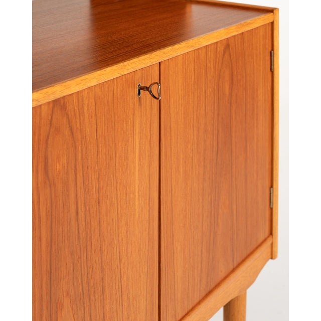 Teak and Oak Bookcase, Scandinavia, 1950s For Sale - Image 9 of 10