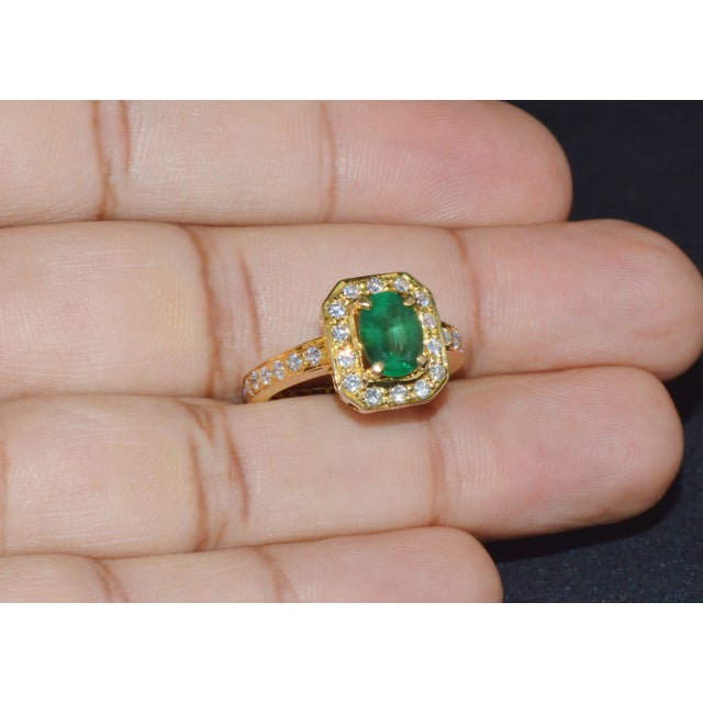Certified Natural 2.15cts vs F Diamond Emerald 18k Solid Gold Ring Band, Size 6.75 For Sale - Image 10 of 12