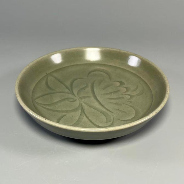 Chinese Vintage Chinese Longquan Celadon Shallow Dish With Incised Floral Interior For Sale - Image 3 of 5