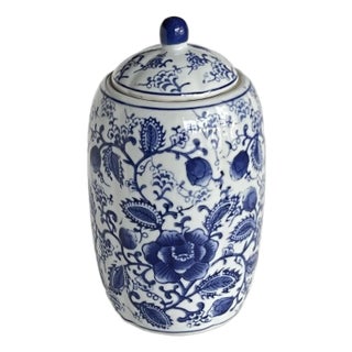 Vintage Blue & White Chinoiserie Lidded Ginger Jar Floral Chinese Guan-Style Porcelain For Sale