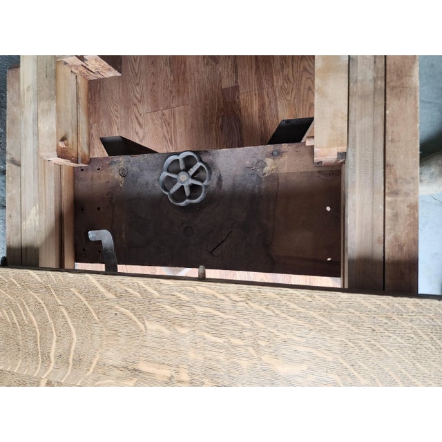 Antique Hoffmann & Co. Expanding Oak Pedestal Dining Table – Early 1900s For Sale In Phoenix - Image 6 of 13