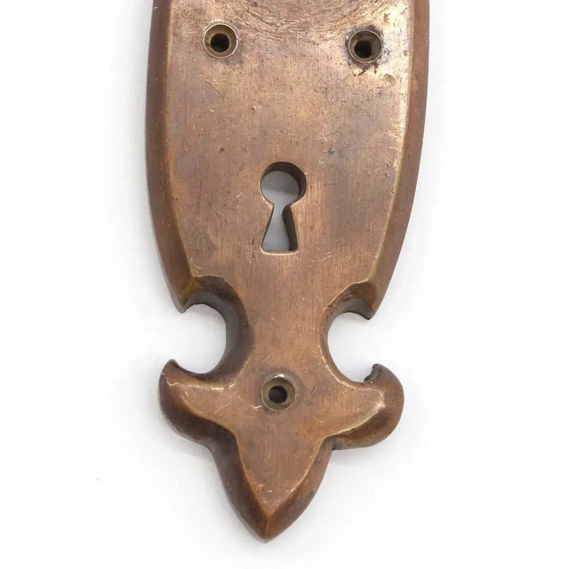 Late 20th Century Vintage Copper Finish Brass Door Knob & Backplate Set For Sale - Image 6 of 7