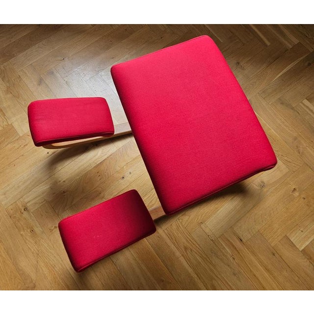 - balance chair - marked by label