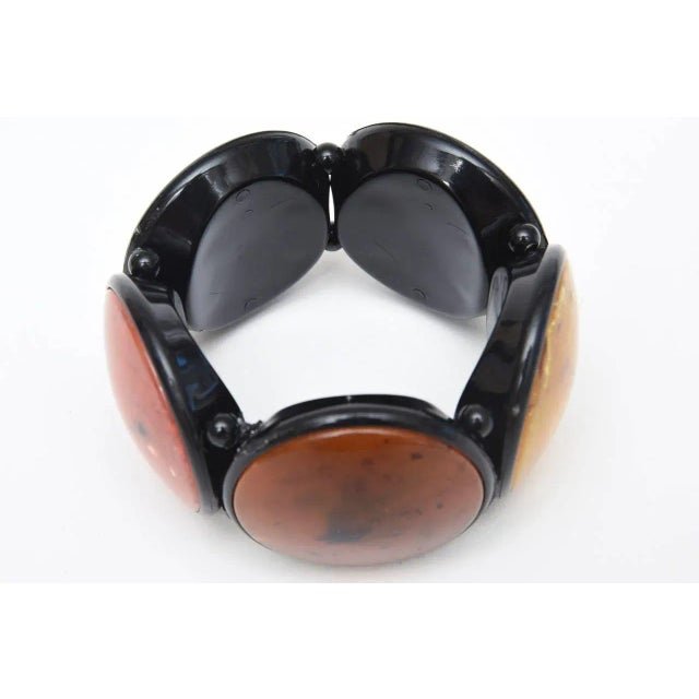 1980s Vintage French Resin Five Disk Pink, Amber Yellow, Sage Green, Rust Orange Stretch Bracelet 80's For Sale - Image 5 of 9