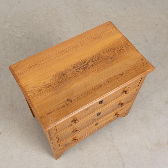 Early 20th Century Danish Pine Small Chest of Three Drawers Nightstand For Sale - Image 4 of 11