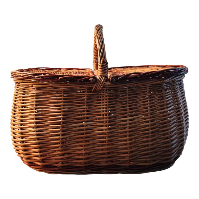 Mid 20th Century Rustic European Style Oval Lidded Picnic Basket For Sale