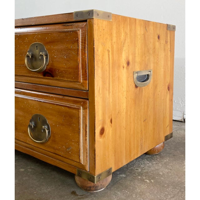 Wood Vintage Henredon Two Drawer Campaign Chest Coffee Table For Sale - Image 7 of 11