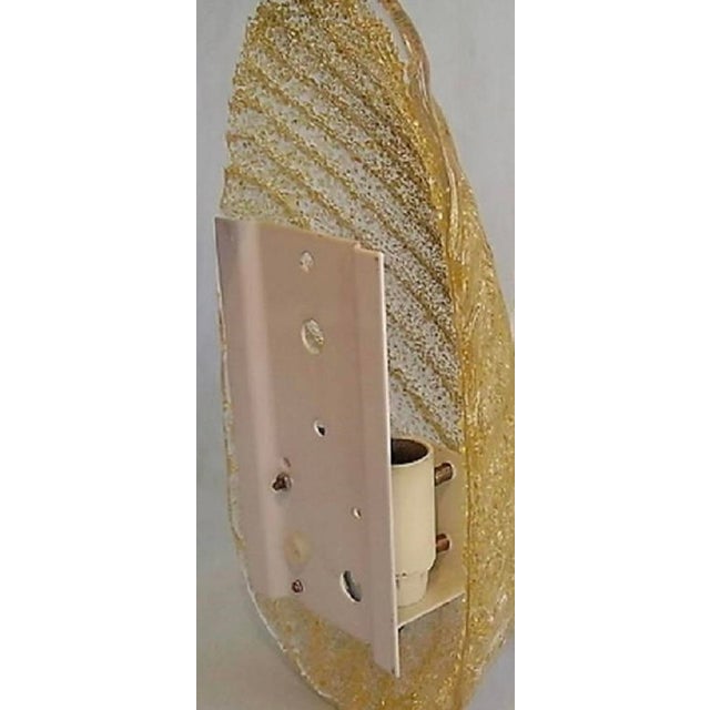 Gold Mid-Century Gold Flecked Murano Glass Conch Wall Light, Italy, 1960s For Sale - Image 8 of 10