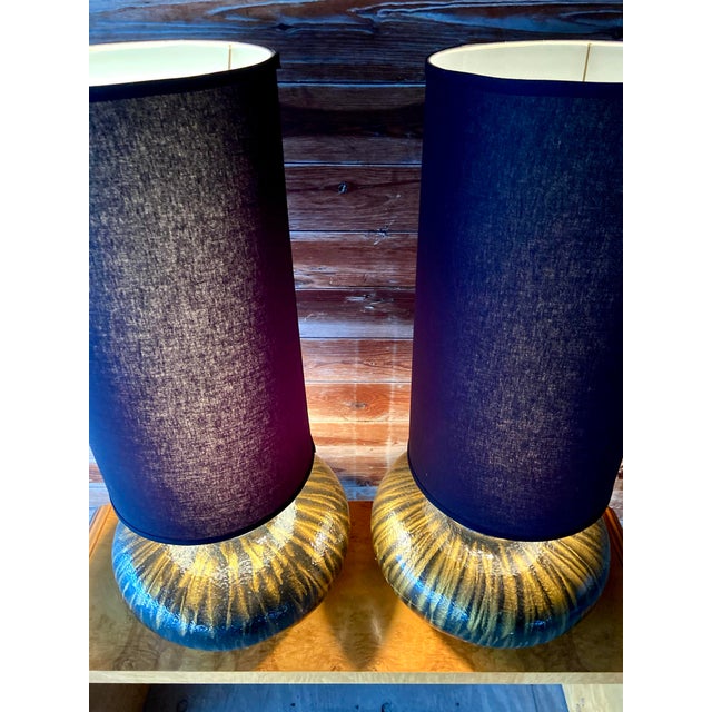 Modern Pair of Vintage Modern Monumental Table Lamps in Black + Gold Ceramic | Late 20th Century For Sale - Image 3 of 12
