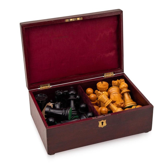 Antique English Cased Chess by Staunton, 1950, Set of 33 For Sale - Image 3 of 16