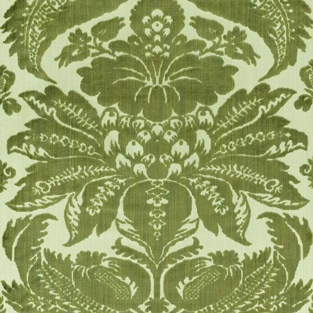 Based on an opulent archival design, this elaborate floral pattern is rendered in silk velvet pile against a lustrous...