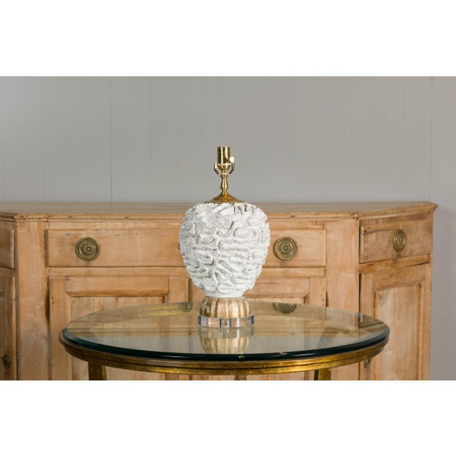 Mid 20th Century Italian White Pottery Table Lamp on Lucite Base For Sale - Image 10 of 12