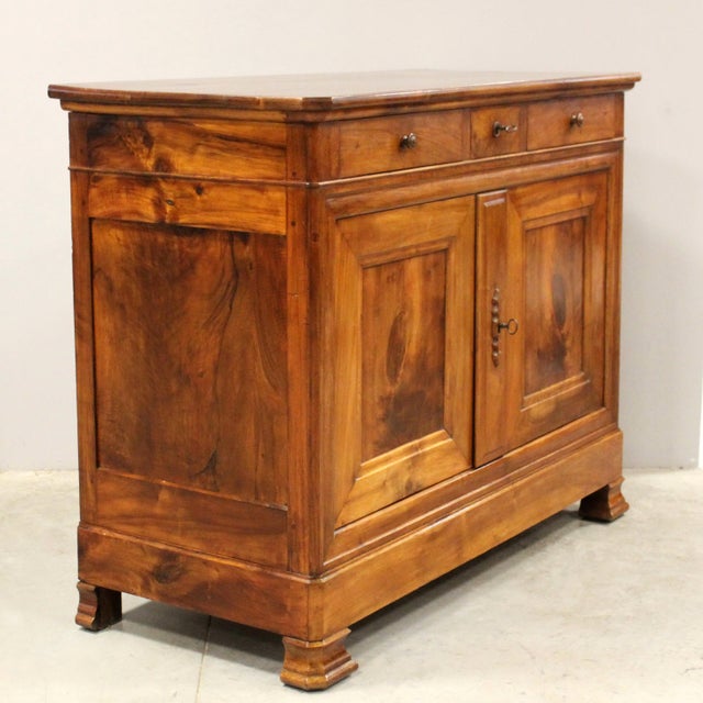 19th-Century Louis Philippe Sideboard in Walnut For Sale - Image 4 of 11