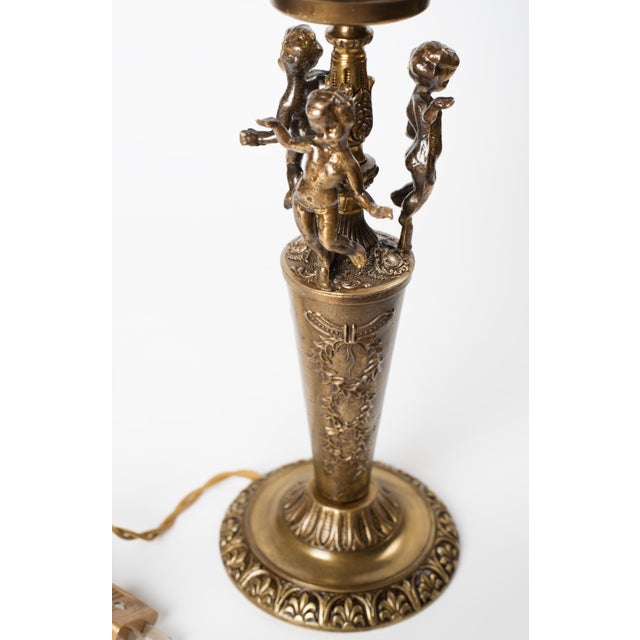 Hollywood Regency 1960s Italian Neoclassical Brass Lamp With Cherubs & Opaline Globe – Expertly Restored For Sale - Image 3 of 10