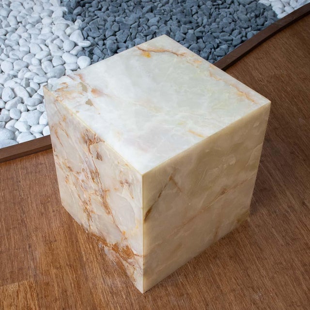 Onyx Cube Table by Forzini, in New conditions. Designed from 2000