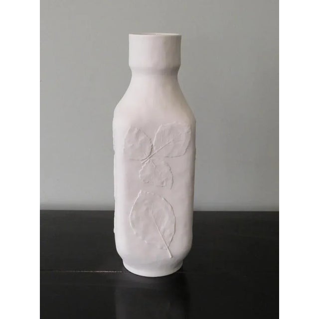 1970s White Biscuit Vase from Hutschenreuther, Germany, 1970s For Sale - Image 5 of 11