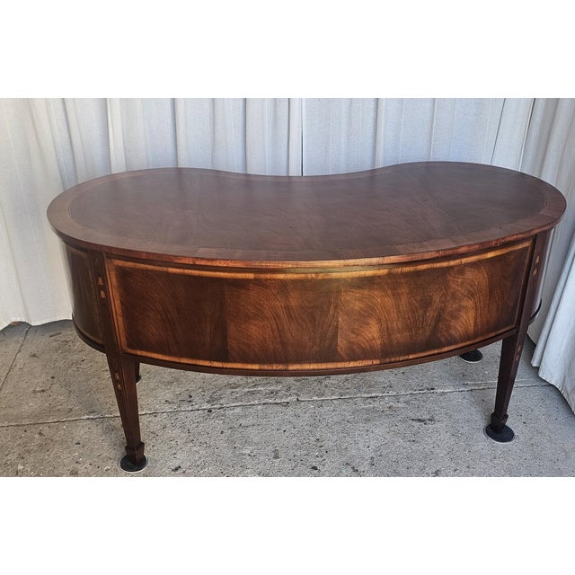 Hekman, Federal Style, Kidney-Shaped Desk, 1970s For Sale In Los Angeles - Image 6 of 17