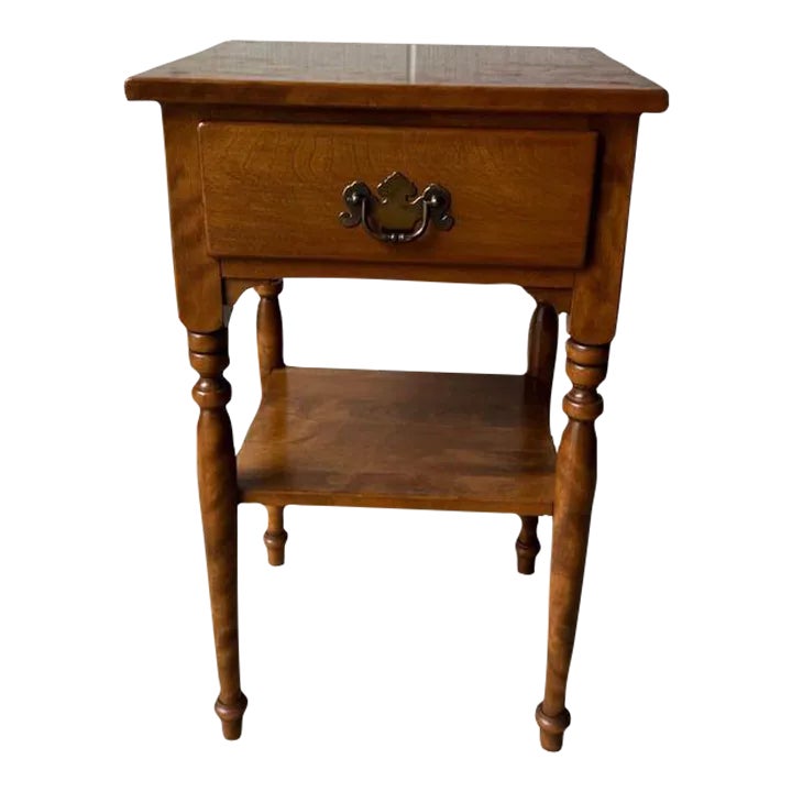 Mid 20th Century Vintage Ethan Allen 10-5026 Heirloom Nutmeg Maple 