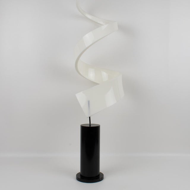 Kinetic Lucite Plexiglass Obelisk Sculpture, circa 1970 For Sale - Image 10 of 12