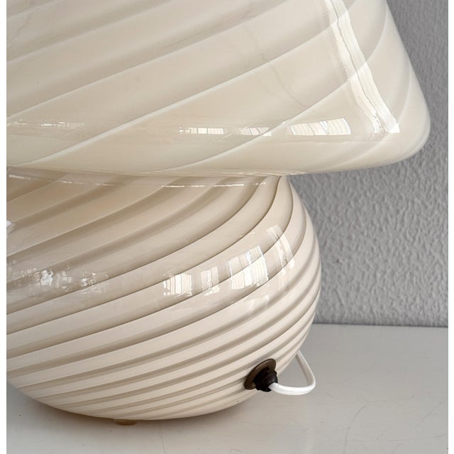 Large Murano Mushroom Table Lamp in Soft Yellow Swirl Glass, 1970s For Sale - Image 11 of 16
