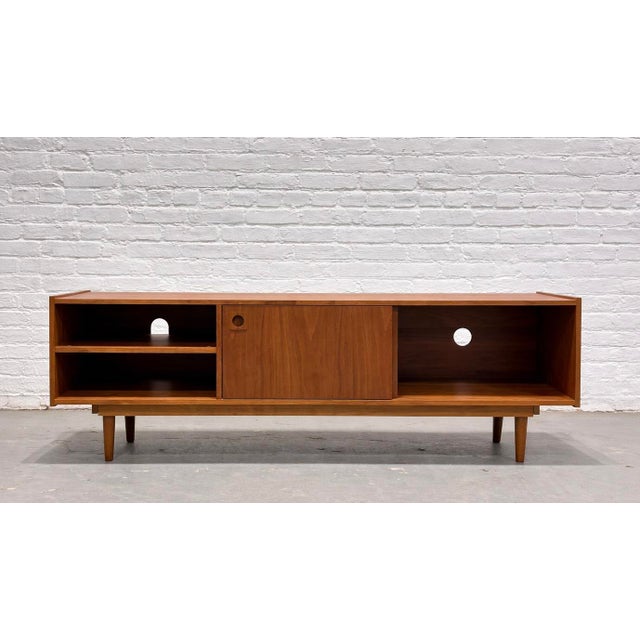 1960s Modern Walnut Credenza / Media Console | Minimalist Sliding Door Sideboard For Sale - Image 5 of 11