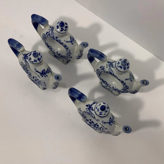 Ceramic 1950s Chinoiserie Blue & White Ceramic Tea Pot a Napkin Rings - Set of 4. For Sale - Image 7 of 8