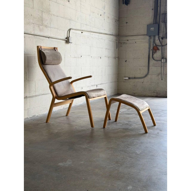 High-Back Bentwood Lounge Chair and Ottoman With Beige Upholstery Mid-Century Modern 1970s For Sale - Image 4 of 12