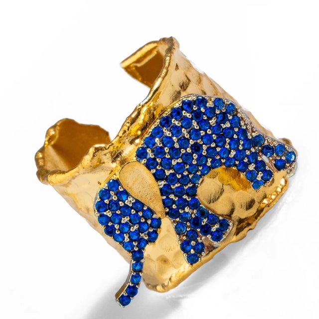 Early 21st Century Guardian Sapphire Elephant Gold Chunky Adjustable Ring, Size 4 For Sale - Image 5 of 7
