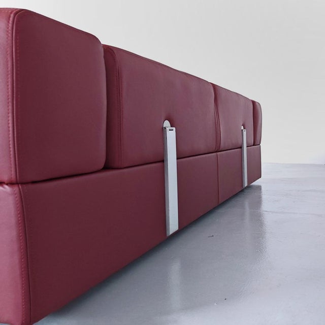 1970s Model 711 Daybed Sofa in Red Leather attributed to Tito Agnoli for Cinova, 1970s For Sale - Image 5 of 17